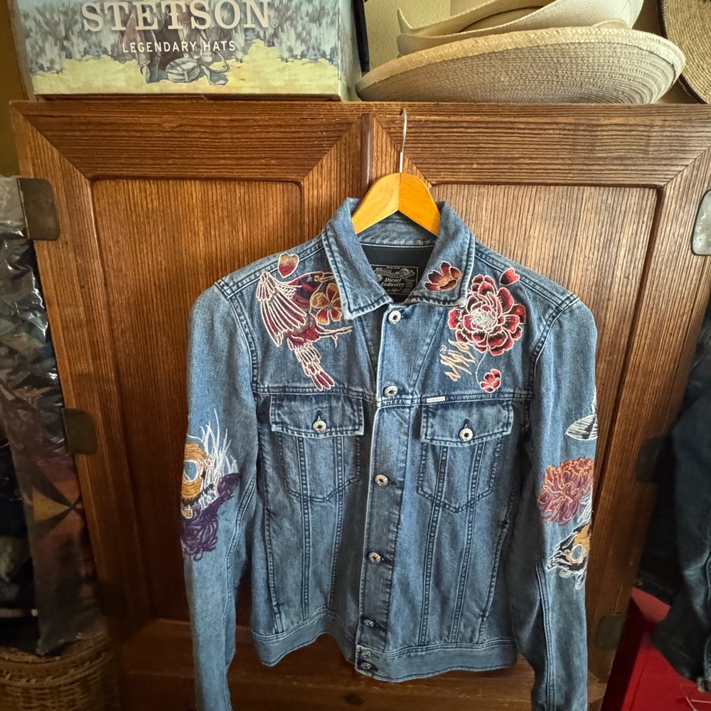 Diesel Men’s Denim Jacket with Floral Embroidery size L - Picture 13 of 14